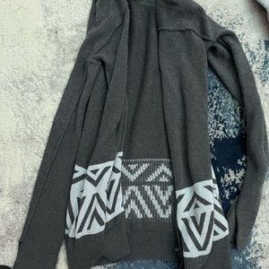 Ivivva sweater size 12